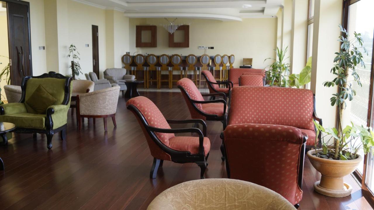 The White Rhino Hotel Nyeri Bagian luar foto