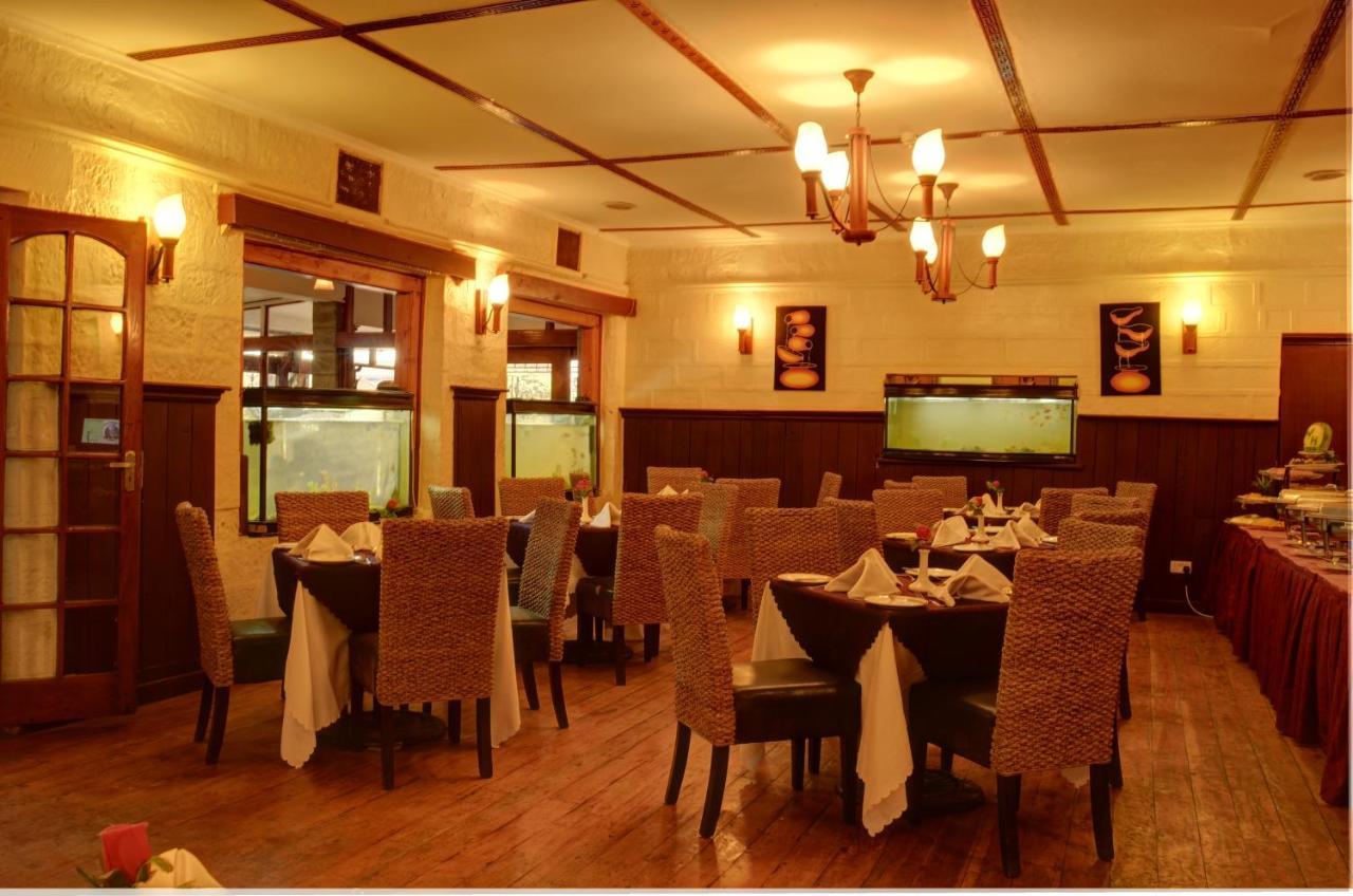 The White Rhino Hotel Nyeri Bagian luar foto