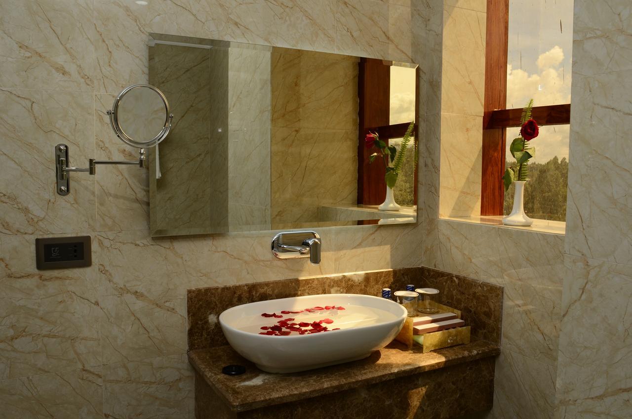 The White Rhino Hotel Nyeri Bagian luar foto