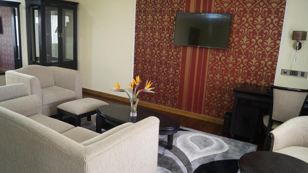 The White Rhino Hotel Nyeri Bagian luar foto