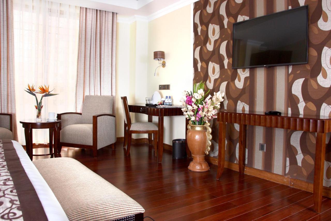 The White Rhino Hotel Nyeri Bagian luar foto