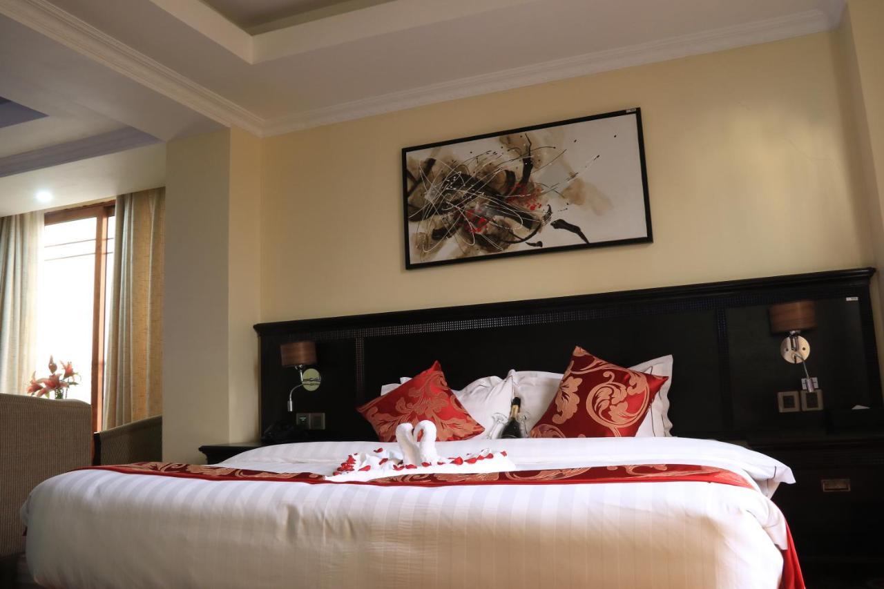 The White Rhino Hotel Nyeri Bagian luar foto