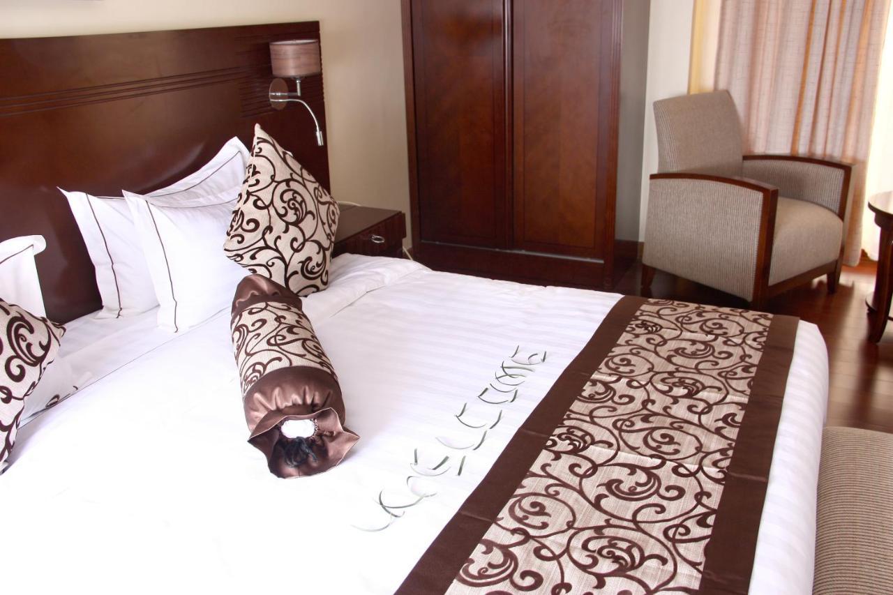 The White Rhino Hotel Nyeri Bagian luar foto